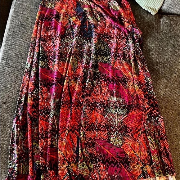 38+ NWT & Like New clothing box (various, mystery box) - Picture 14 of 16